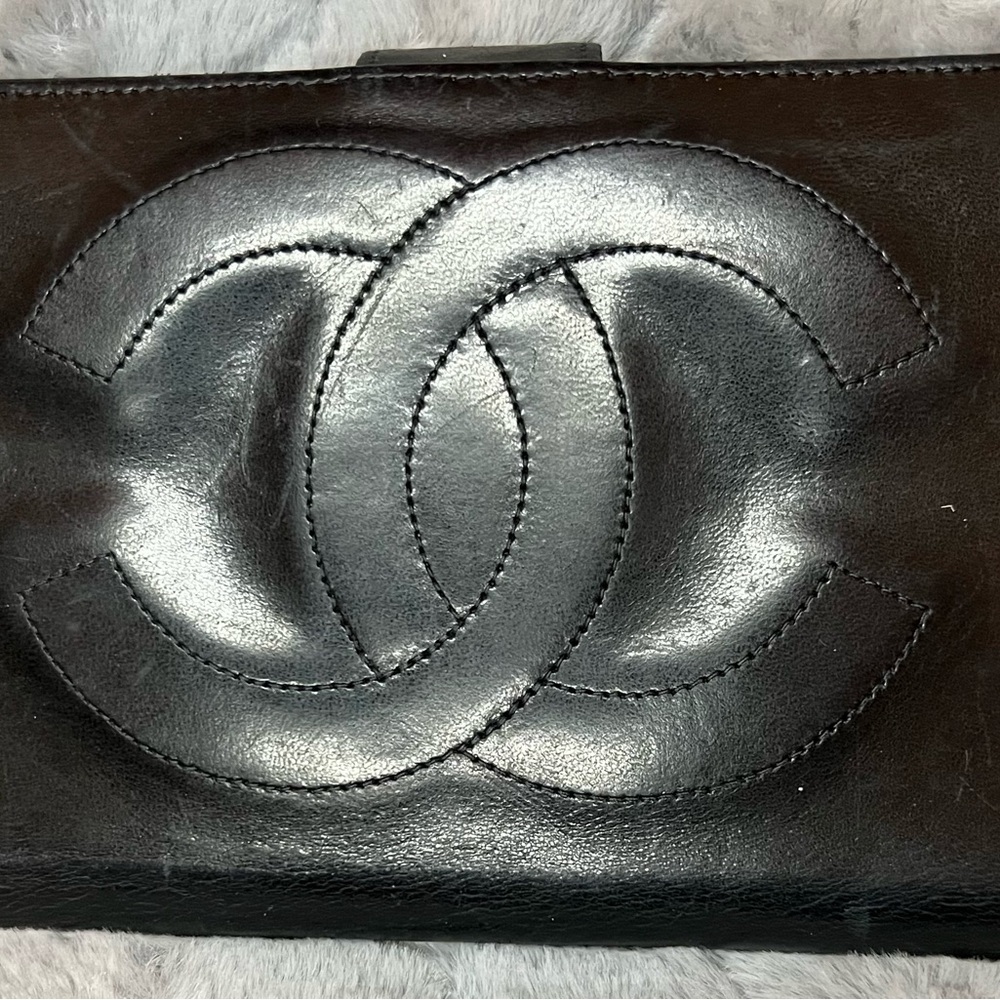 CHANEL Vintage Black Leather Wallet